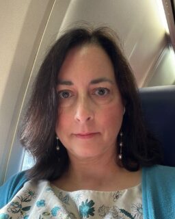 On my way to the #UCLA @uclaepss graduation ceremony! My only regret is to have forgotten to iron the hem of my dress before going to the airport…